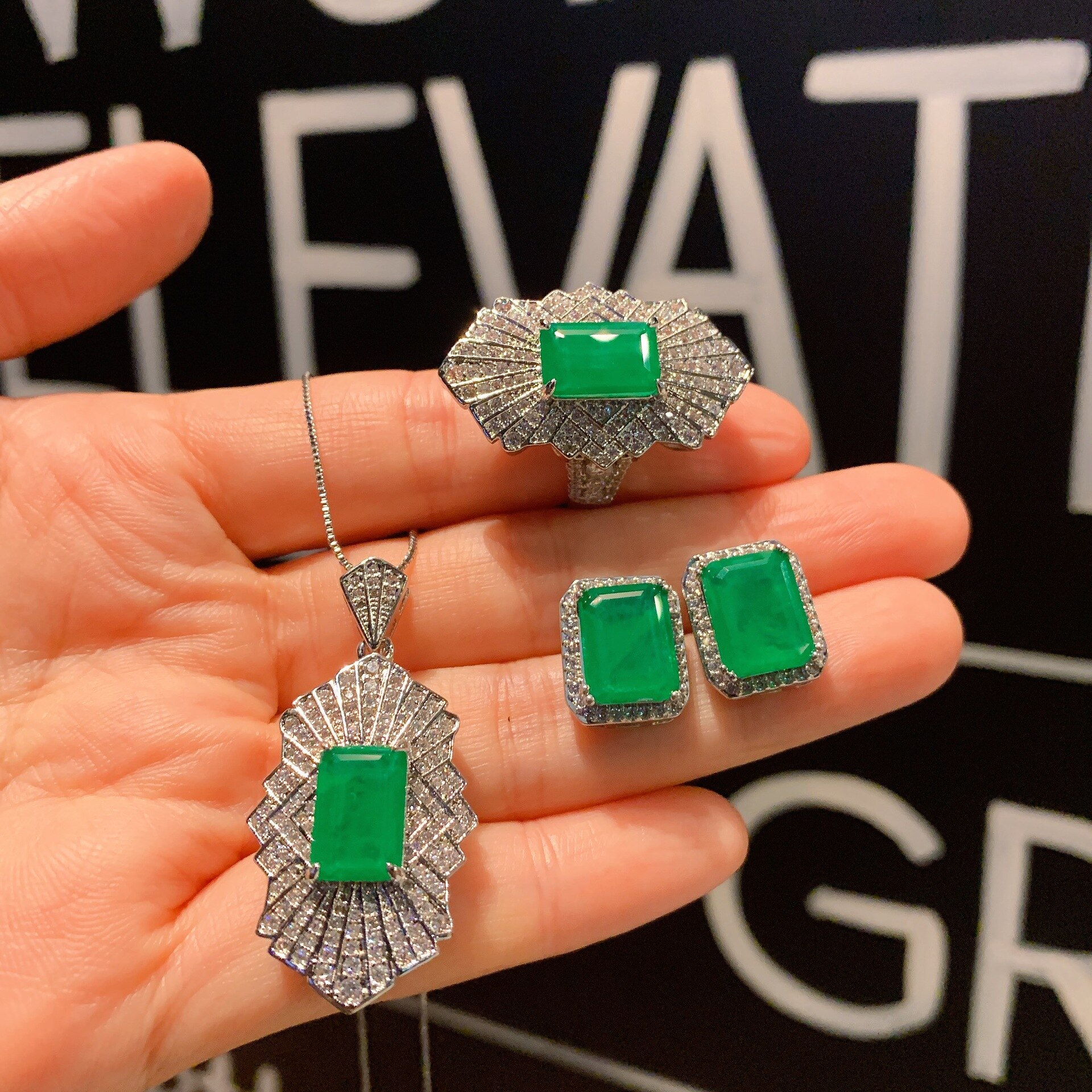 Fashion-925-Sterling-Silver-8-12mm-Emerald-Green-Gemstone-High-Carbon-Diamond-Pendant-Necklace-Ring-Set.jpg